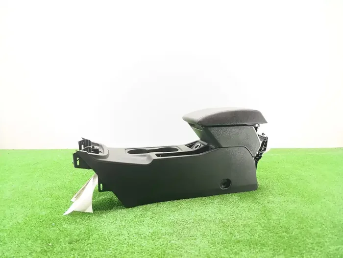 APOYABRAZOS CENTRAL SEAT LEON 5F0863243-9201552
