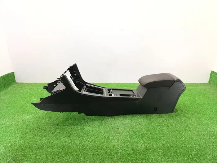 APOYABRAZOS CENTRAL VOLKSWAGEN GOLF 5G0864207D-9357085