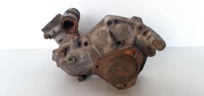 BOMBA AGUA RENAULT R 18