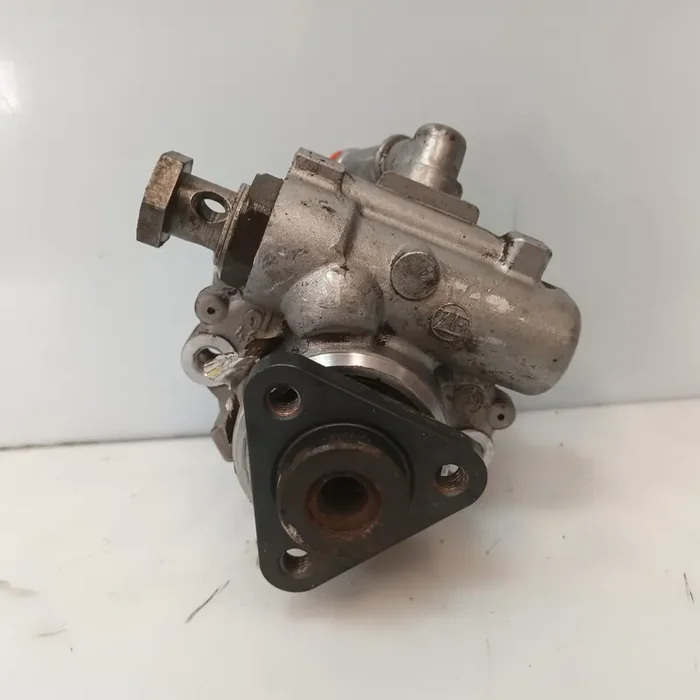 BOMBA DIRECCION AUDI A4 AVANT (8E) 2.5 TDI (114kW)