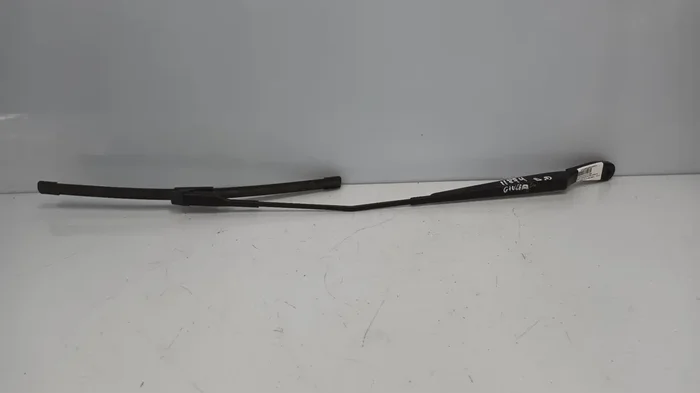 BRAZO LIMPIA DELANTERO DERECHO ALFA ROMEO GIULIA (952) Basis