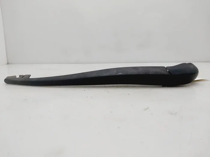 BRAZO LIMPIA TRASERO MAZDA 2 D65167421-9333667