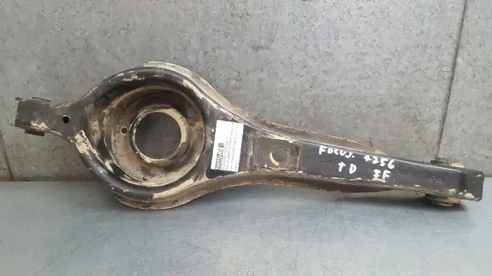 BRAZO SUSPENSION INFERIOR TRASERO DERECHO FORD FOCUS SPORTBREAK (CB4) Trend