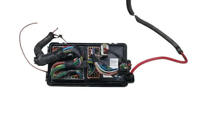 CAJA RELES FUSIBLES CHEVROLET MATIZ 96857534-8174033
