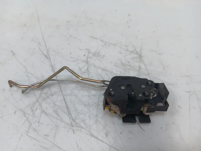 CERRADURA PUERTA DELANTERA DERECHA HYUNDAI XG 3.0 XG
