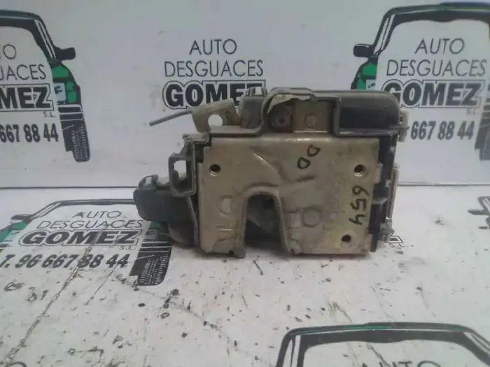 CERRADURA PUERTA DELANTERA DERECHA VOLKSWAGEN GOLF III (1H1)(11.1991) S