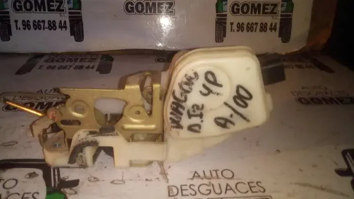 CERRADURA PUERTA DELANTERA IZQUIERDA MITSUBISHI SPACE WAGON (N80N90) 24 GLX