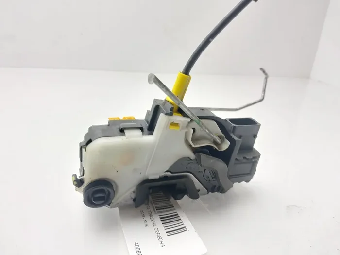 CERRADURA PUERTA TRASERA DERECHA CHEVROLET TRAX 13579546-9426477