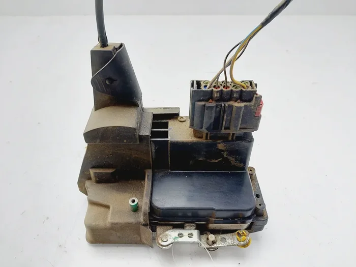 CERRADURA PUERTA TRASERA DERECHA FORD FIESTA 2S6AA26412BK-9037627