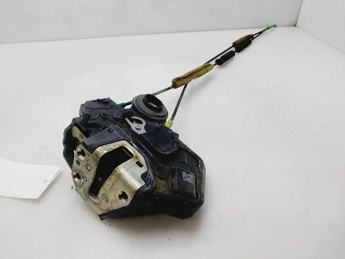 CERRADURA PUERTA TRASERA DERECHA TOYOTA AVENSIS 6905002102-9420381