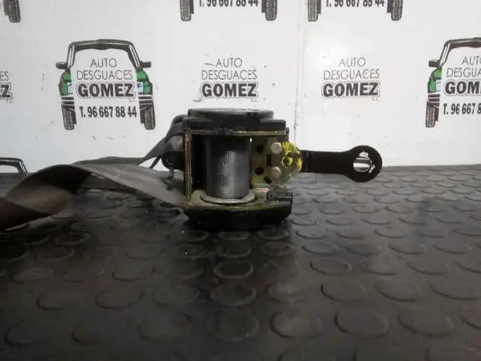 CINTURON SEGURIDAD DELANTERO DERECHO NISSAN VANETTE (C220)
