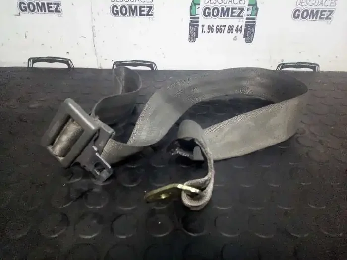 CINTURON SEGURIDAD TRASERO CENTRAL HYUNDAI SANTA FE (SM) 2.4 GLS