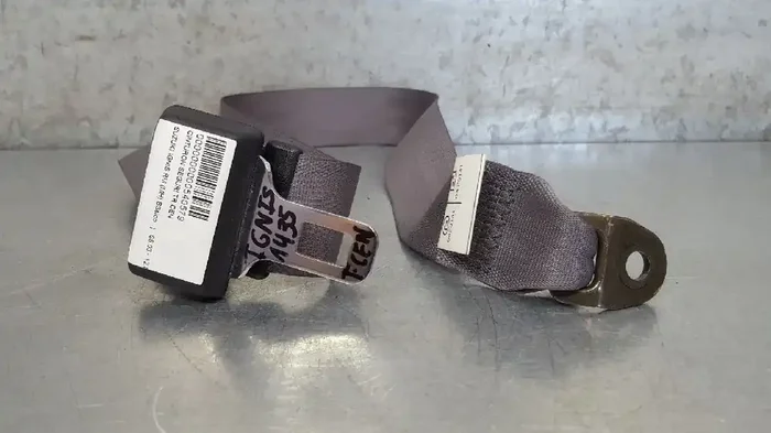 CINTURON SEGURIDAD TRASERO CENTRAL SUZUKI IGNIS (RMMH) Básico