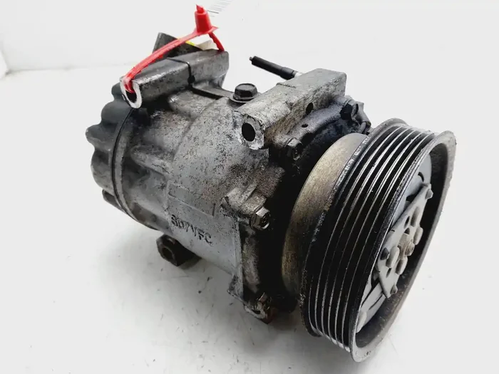 COMPRESOR AIRE ACONDICIONADO DACIA DUSTER 926006229R-8906301