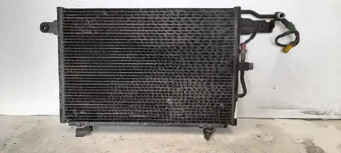 CONDENSADOR RADIADOR AIRE ACONDICIONADO AUDI 100 BERLINA (443) Básico