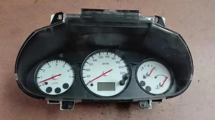 CUADRO INSTRUMENTOS FORD FIESTA BERLINA (DX) Futura