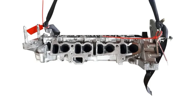 CULATA TOYOTA AVENSIS N47C20A-9353767