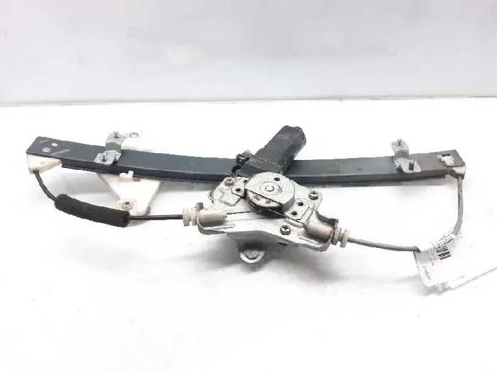 ELEVALUNAS DELANTERO DERECHO HYUNDAI ACCENT 8240425010-5688623