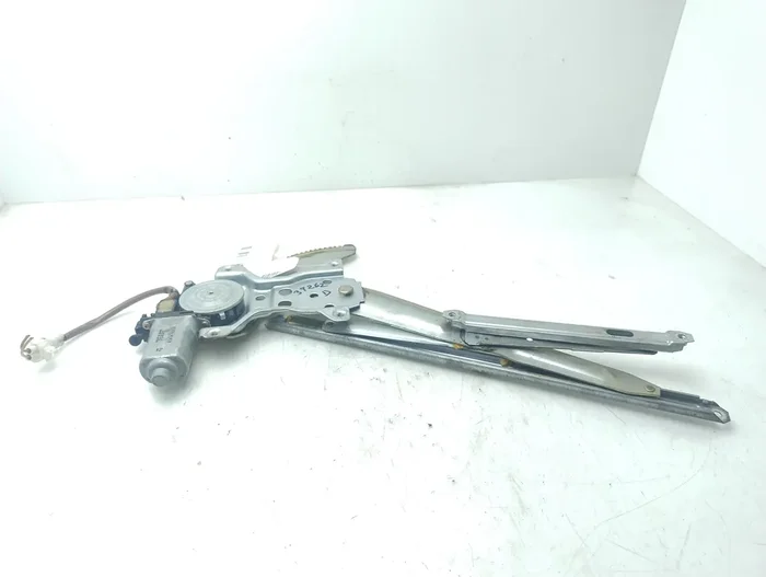 ELEVALUNAS DELANTERO DERECHO SUZUKI JIMNY 8343081A10-9336814
