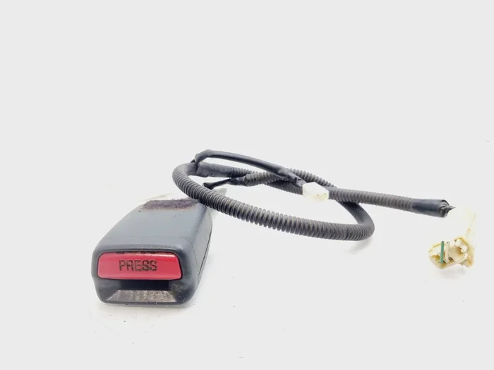 ENGANCHE CINTURON DELANTERO DERECHO TOYOTA AVENSIS 095140-9050879