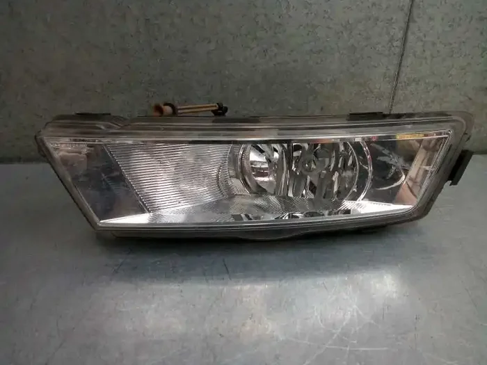 FARO ANTINIEBLA IZQUIERDO SKODA RAPID (NH) Active