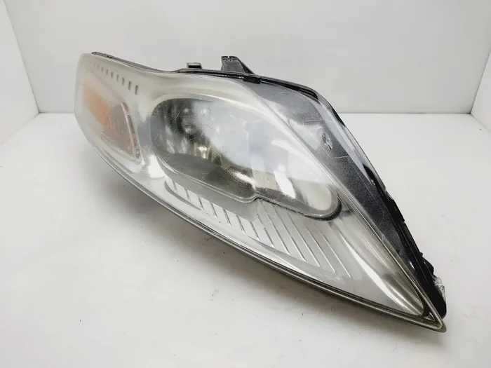 FARO DERECHO FORD MONDEO 7S7113100A-9391355