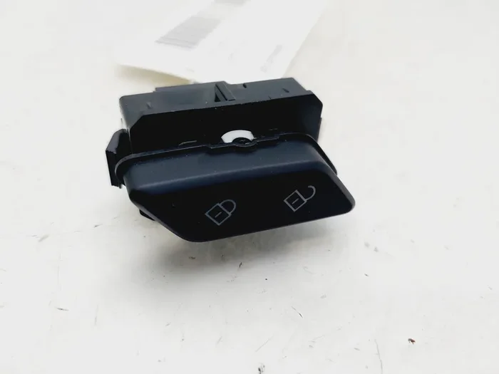 INTERRUPTOR MAZDA 3 BDGF66660-9396349