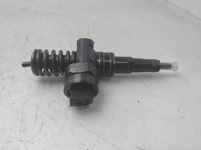 INYECTOR VOLKSWAGEN PASSAT 038130073AA-9427865