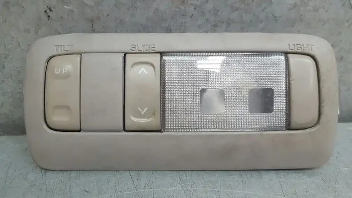LUZ INTERIOR LEXUS IS 200 (GXE10) Básico