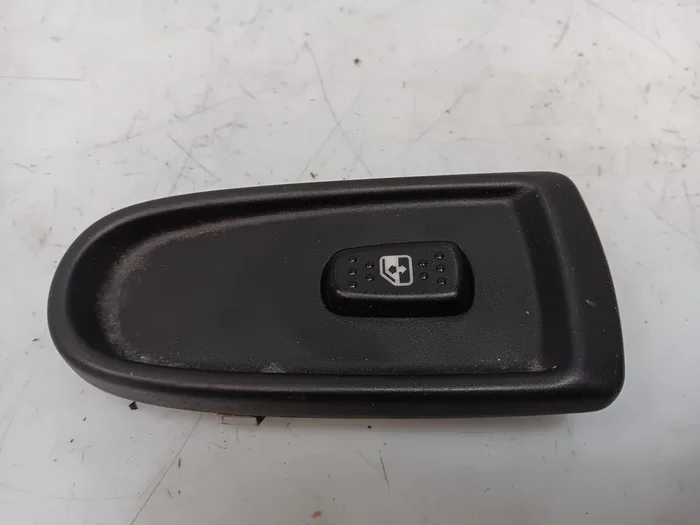 MANDO ELEVALUNAS DELANTERO DERECHO IVECO DAILY FURGÓN Caja cerrada 35C batalla 3000