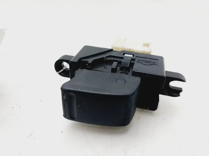 MANDO ELEVALUNAS DELANTERO DERECHO NISSAN ALMERA 254110V000-9396249