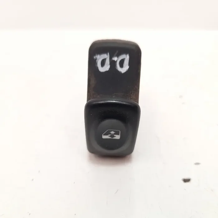 MANDO ELEVALUNAS DELANTERO DERECHO RENAULT CLIO II FASE I (BCB0) 1.9 D