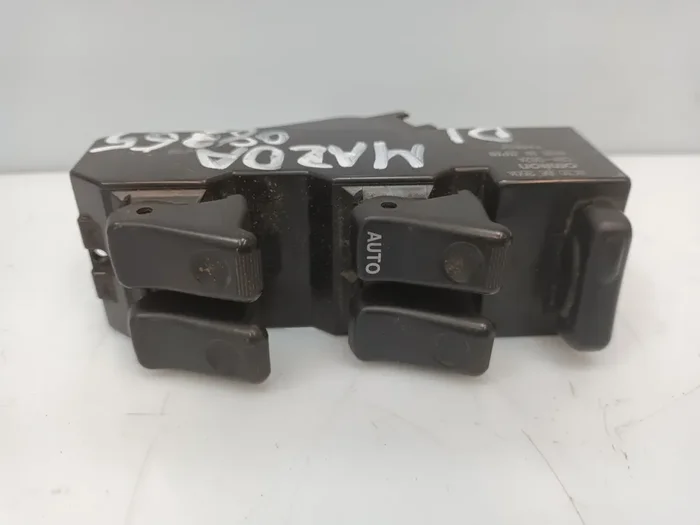 MANDO ELEVALUNAS DELANTERO IZQUIERDO MAZDA DEMIO (DW) 1.3 FE