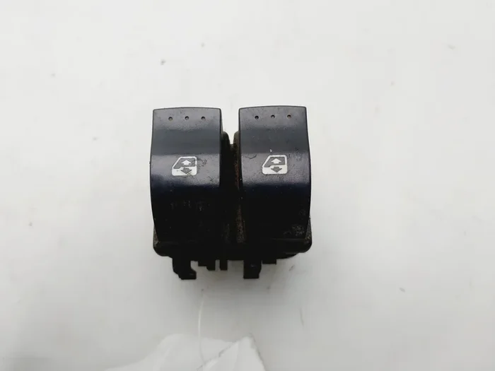 MANDO ELEVALUNAS DELANTERO IZQUIERDO RENAULT MEGANE 315040A-9390957