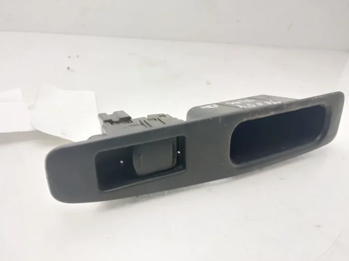 MANDO ELEVALUNAS TRASERO DERECHO NISSAN QASHQAI 25411JD000-9427250