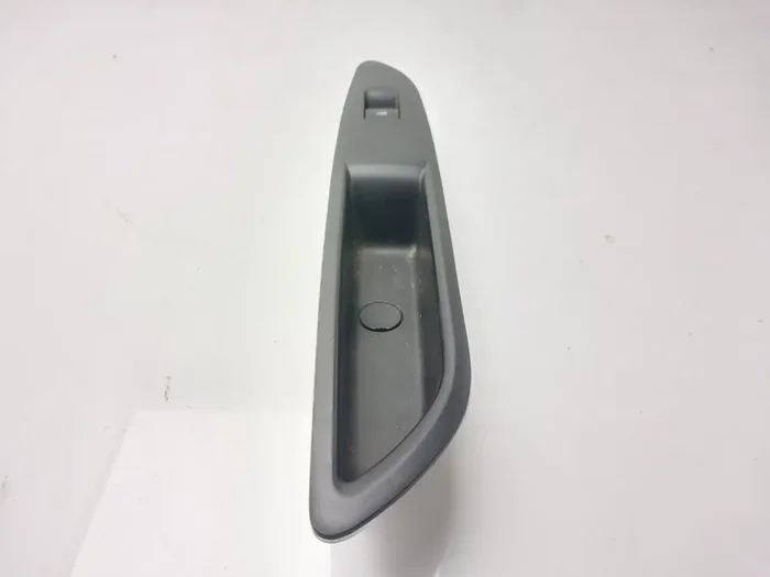 MANDO ELEVALUNAS TRASERO IZQUIERDO CHEVROLET TRAX 95025524-9426544