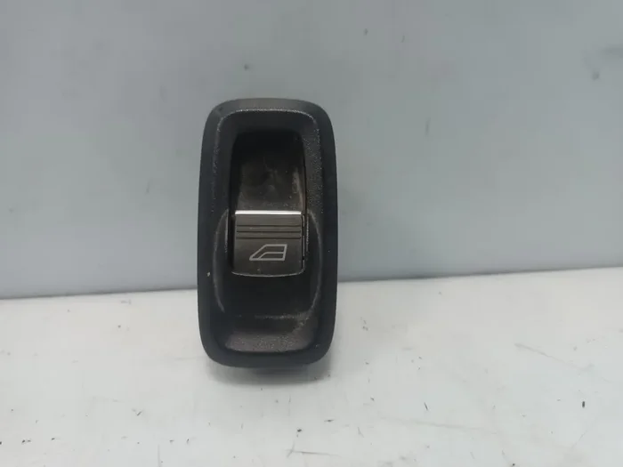 MANDO ELEVALUNAS TRASERO IZQUIERDO FORD FIESTA (CNN) Black Edition