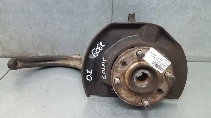 MANGUETA DELANTERA IZQUIERDA MITSUBISHI GALANT BERLINA (E50) 1800 GLSI Berlina (4-ptas.)