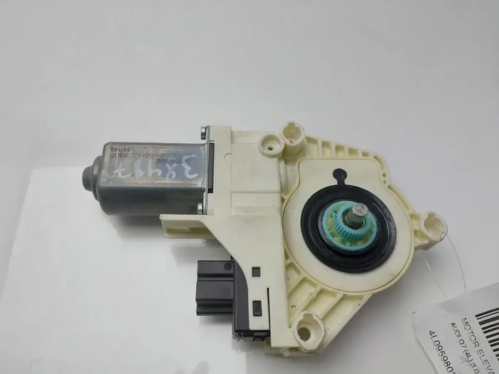 MOTOR ELEVALUNAS DELANTERO DERECHO AUDI Q7 4L0959802B-9262051