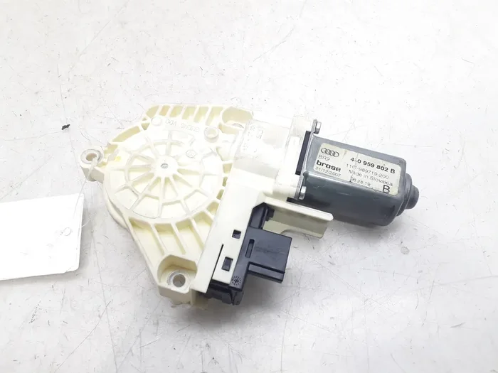 MOTOR ELEVALUNAS TRASERO DERECHO AUDI Q7 4L0959802B-7234704
