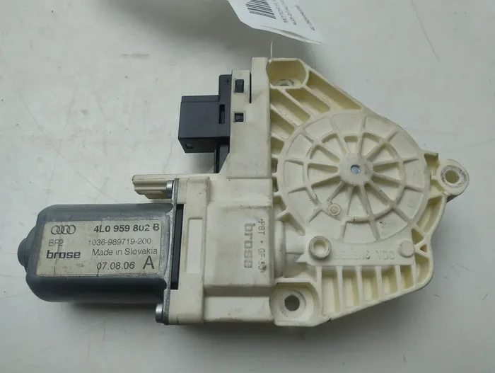 MOTOR ELEVALUNAS TRASERO DERECHO AUDI Q7 4L0959802B-9280072