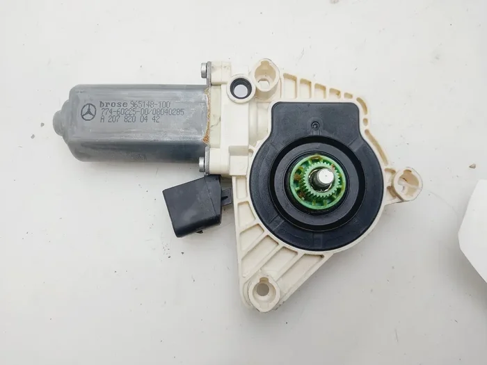 MOTOR ELEVALUNAS TRASERO DERECHO MERCEDES-BENZ CLASE A2078200442-9296980