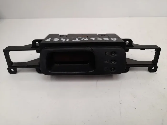 PANTALLA MULTIFUNCION HYUNDAI ACCENT (X3) 1.3 GLS