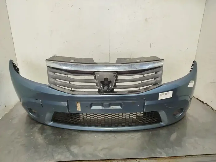 PARAGOLPES DELANTERO DACIA SANDERO 8200526596-9237911