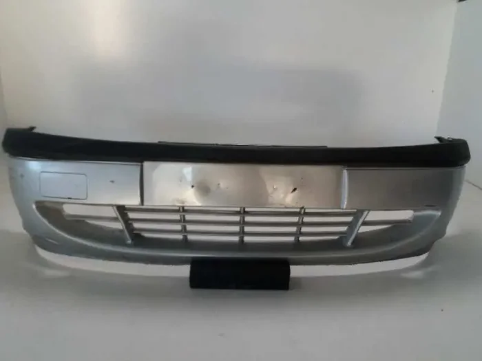 PARAGOLPES DELANTERO FORD FIESTA BERLINA Básico