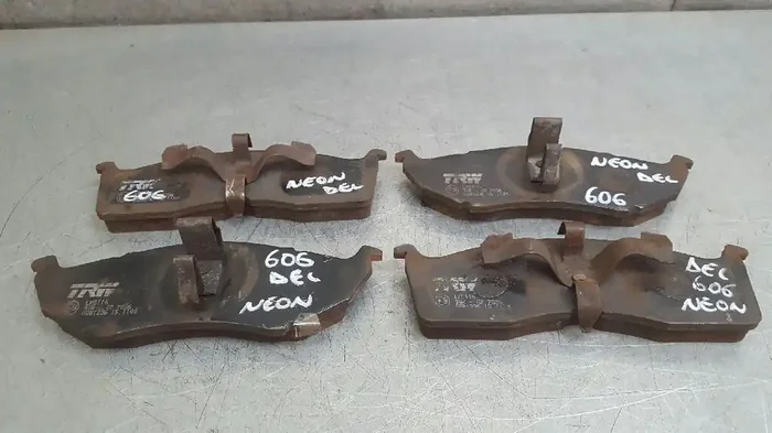 PASTILLAS DE FRENO CHRYSLER NEON PL2000 1.6 LE