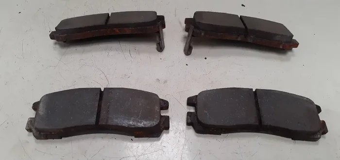 PASTILLAS DE FRENO MITSUBISHI GALANT BERLINA (E10) 2000 ECI Turbo