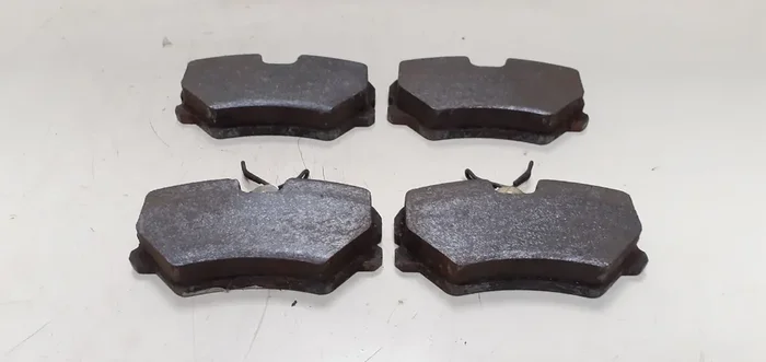 PASTILLAS DE FRENO PEUGEOT 405 BERLINA SRI Climatisee