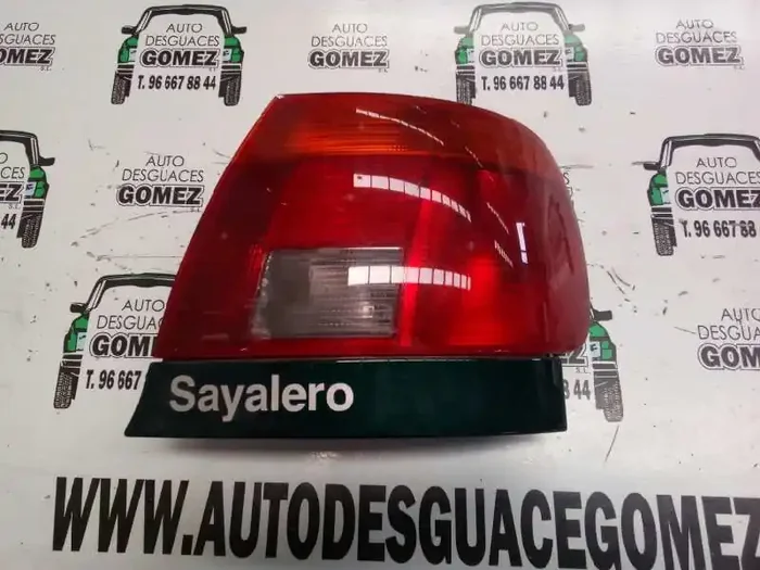 PILOTO TRASERO DERECHO AUDI A4 BERLINA (B5) 1.8 T Quattro (132kW)