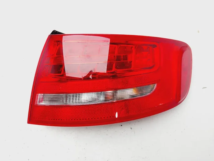PILOTO TRASERO DERECHO AUDI S4 8K9945096B-9364204